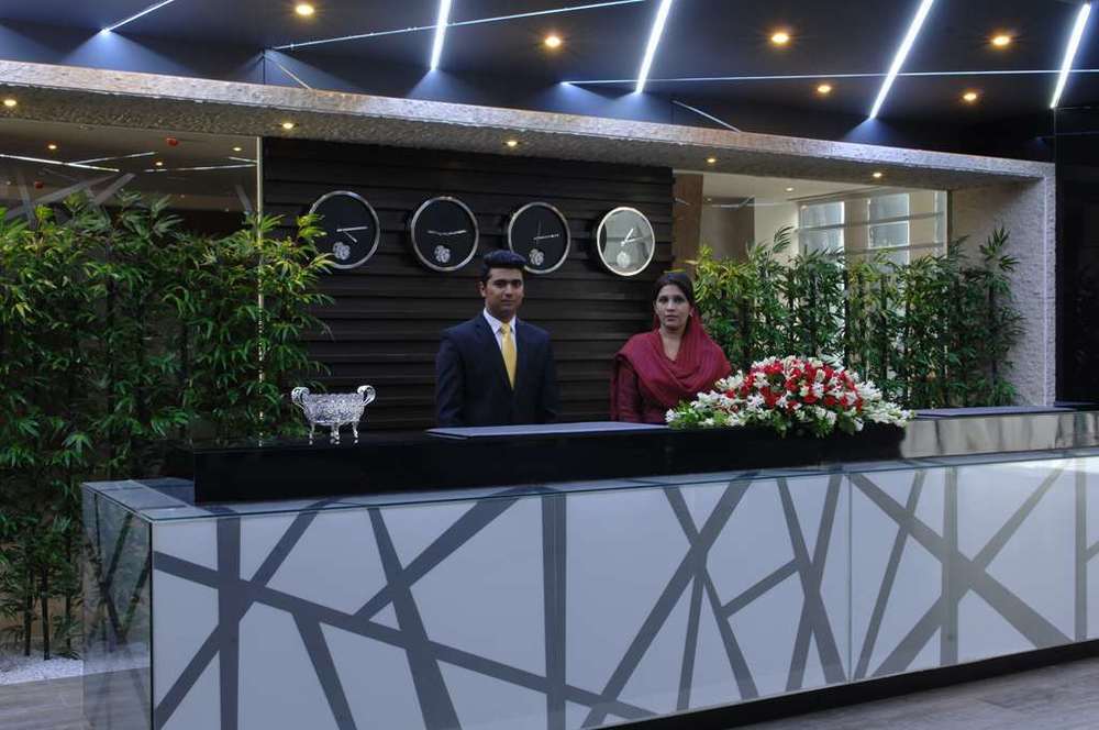 West Inn Hotel فيصل آباد المظهر الداخلي الصورة